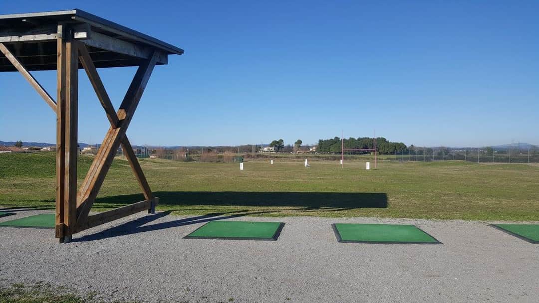 golf-fabregues-practice le practice sous abri